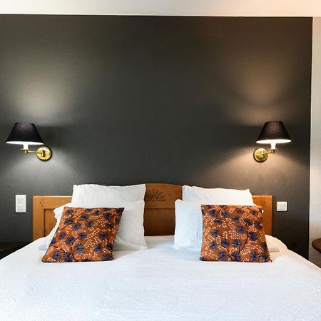 Logis Hotel Etchemaite Лару Екстериор снимка