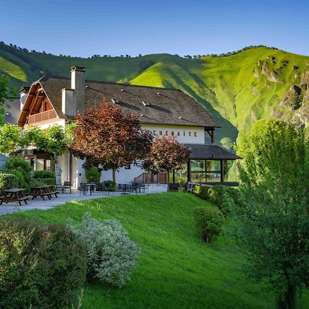 Logis Hotel Etchemaite Лару Екстериор снимка