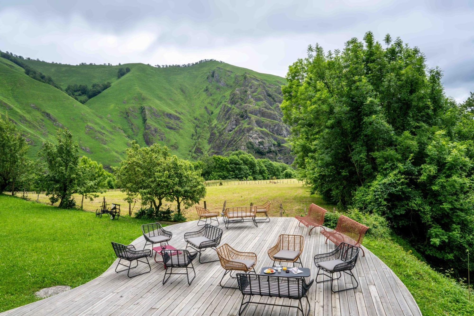 Logis Hotel Etchemaite Лару Екстериор снимка