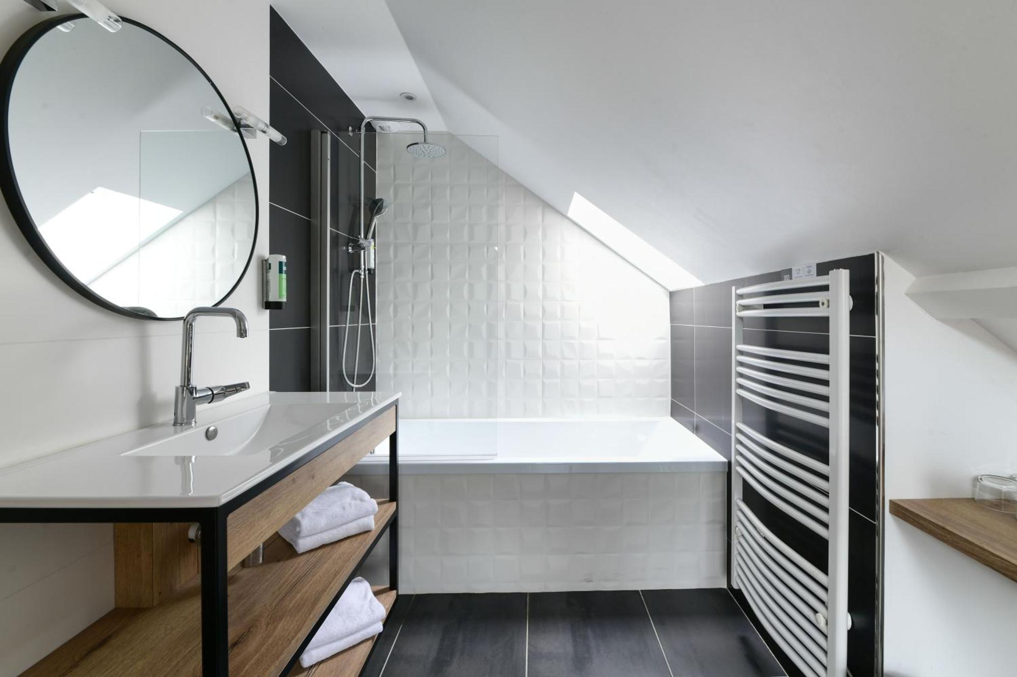 Logis Hotel Etchemaite Лару Екстериор снимка
