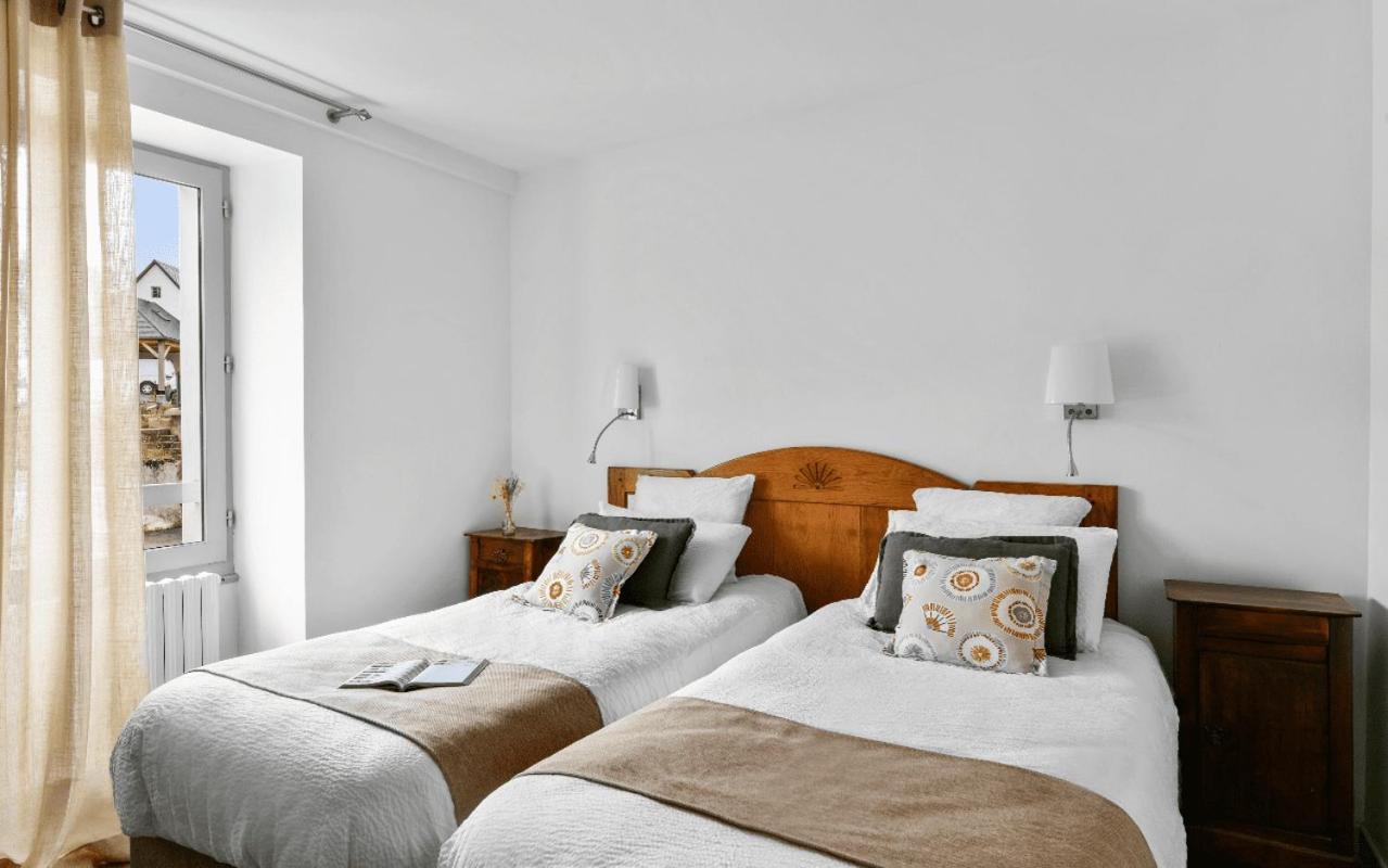 Logis Hotel Etchemaite Лару Екстериор снимка